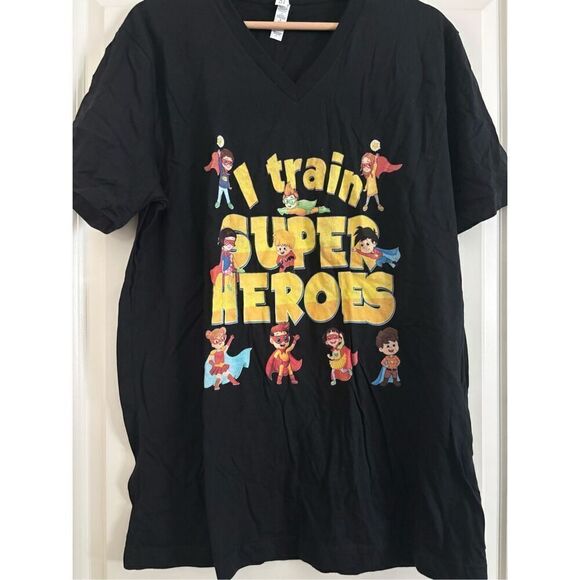 I Train Super Hero's T-shirt size Large - Picture 1 of 2